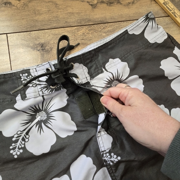 Aqua Rose Men's Xl Green Olive Floral Swim Shorts - Picture 7 of 11